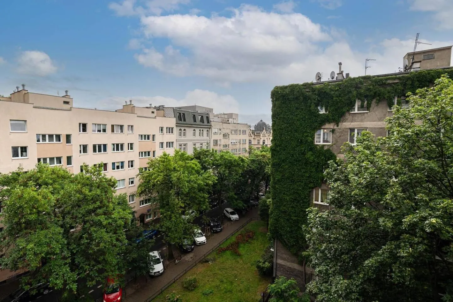 Amber Studios City Center Warsaw Apartment